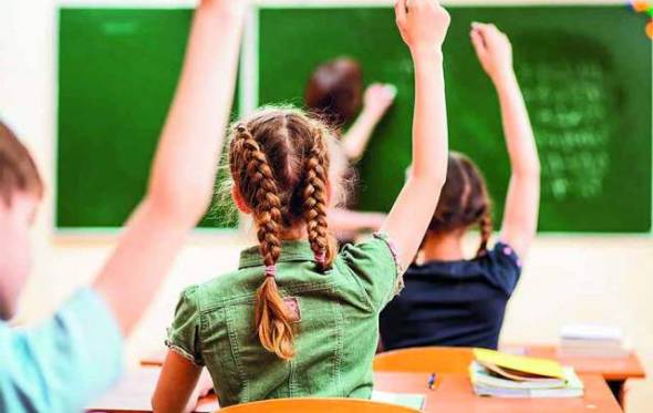 Σχολεία - Νέα απόφαση του υπουργείου Παιδείας: Δεν θα υπολογίζονται οι απουσίες των μαθητών που ασθένησαν με κορονοϊό