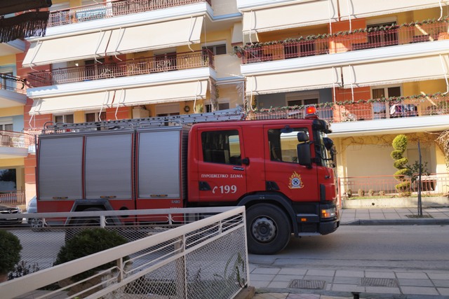 ΦΩΤΙΑ ΣΕ ΚΑΠΝΟΔΟΧΟ ΣΤΗΝ ΑΛΕΞΑΝΔΡΕΙΑ