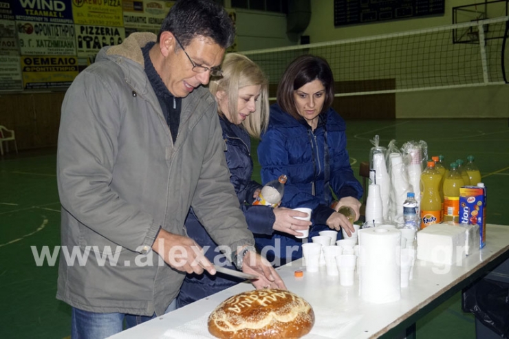 Τα κορίτσια του Βόλεϊ του ΓΑΣ Αλεξάνδρειας έκοψαν τη Βασιλόπιτά τους (Φώτο - βίντεο)