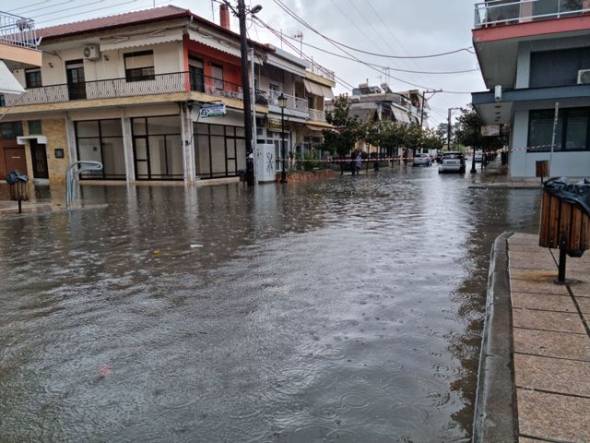 Στο έλεος των καιρικών φαινομένων και η Αλεξάνδρεια - Κλειστή η οδός Νικ. Πλαστήρα