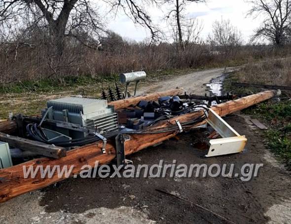 Έκοψαν τις κολόνες της ΔΕΗ στα αντλιοστάσια της Τ.Κ. Προδρόμου(φωτο)