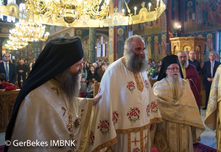 Χειροτονία Ιωαννίδη και Χειροθεσία π. Ταβλαντά στον Ι.Ν. Κοιμήσεως Θεοτόκου (Φώτο)