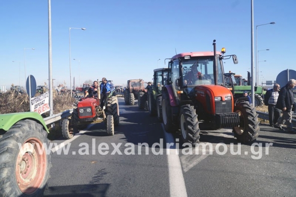 Η πρώτη μηνυτήρια αναφορά για παρακώλυση των συγκοινωνιών από τα μπλόκα αγροτών