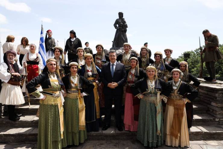 Ο Περιφερειάρχης Κεντρικής Μακεδονίας Απόστολος Τζιτζικώστας στις εκδηλώσεις για τη 202η επέτειο του Ολοκαυτώματος της Ηρωικής Πόλης της Νάουσας