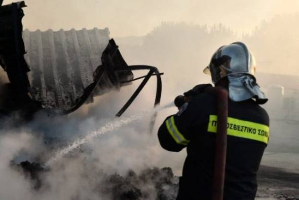 Τροπολογία για προσλήψεις εποχικών πυροσβεστών