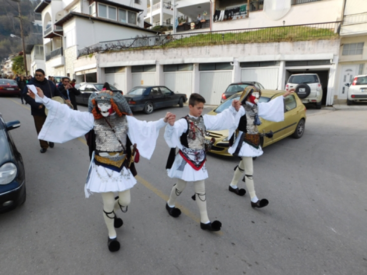 Ξεκίνησε το μάζεμα των μπουλουκιών-Ρίγη συγκίνησης για τη Νάουσα (video)