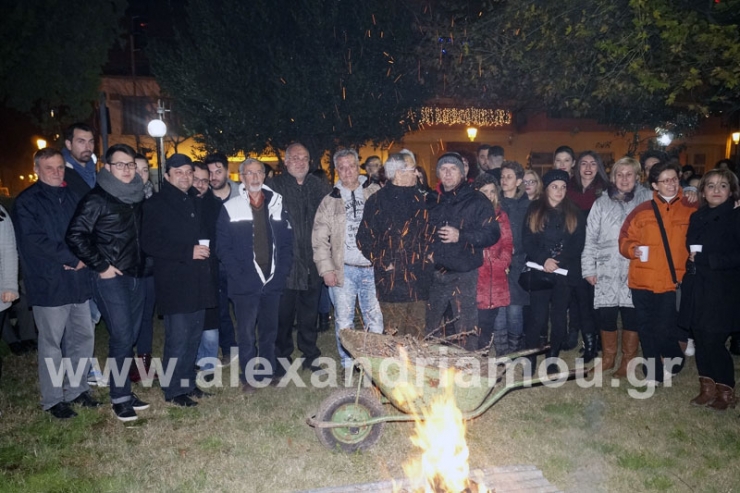 Η Εστία Ρουμλουκιωτών αναβίωσε το έθιμο ΄΄ ΚΟΛΙΑΝΤΑ ΜΠΑΜΠΟΥ΄΄στην Αλεξάνδρεια