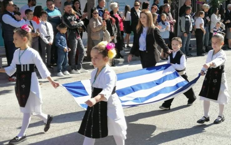 Η Παρέλαση σχολείων, πολιτιστικών συλλόγων και στρατού στην Αλεξάνδρεια για την επέτειο της 28ης Οκτωβρίου